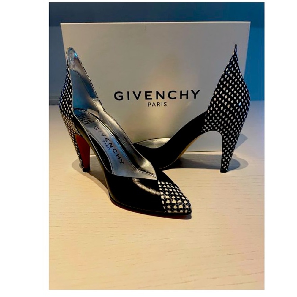 GIVENCHY Paris